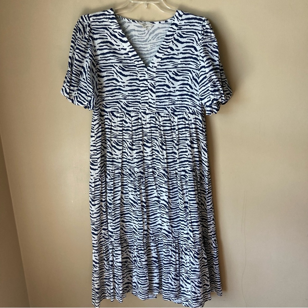 Entro Womenโs Navy & White Zebra Animal Print Midi Dress; Size S